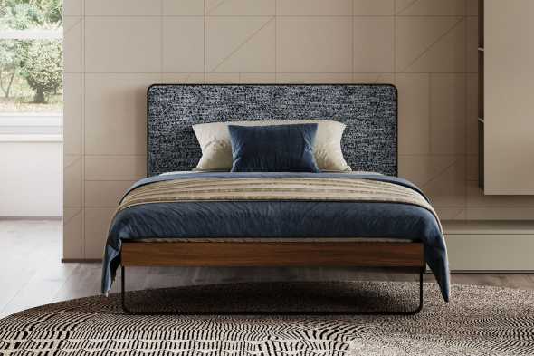 Vista frontale del letto slim rialzato da terra
