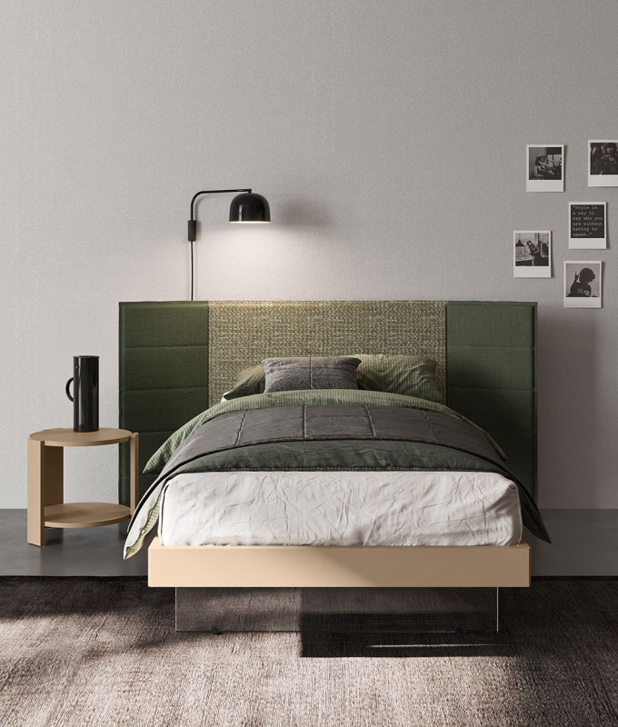 Letto di design con testiera verde imbottita e giroletto liscio